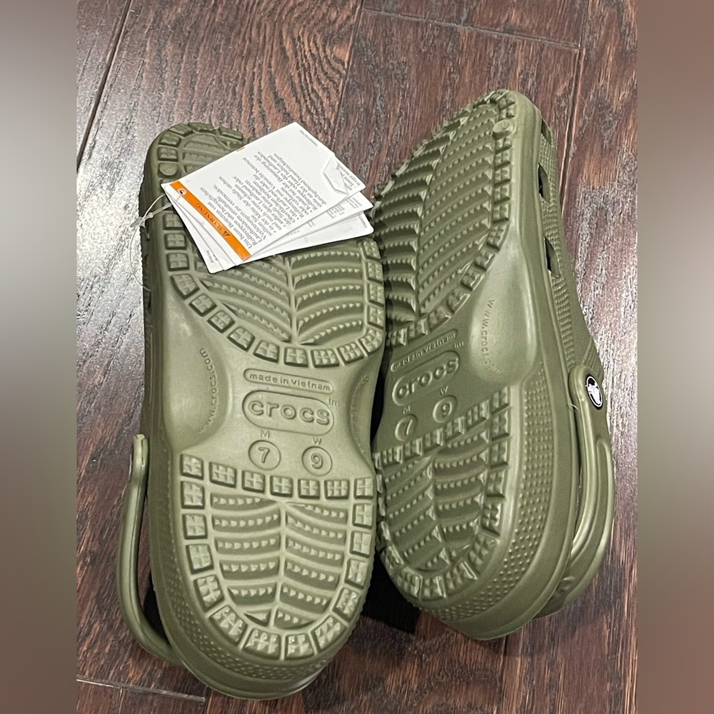Crocs Classic Clog Army Green Women Size 9/Men 7 NEW - Picture 6 of 6